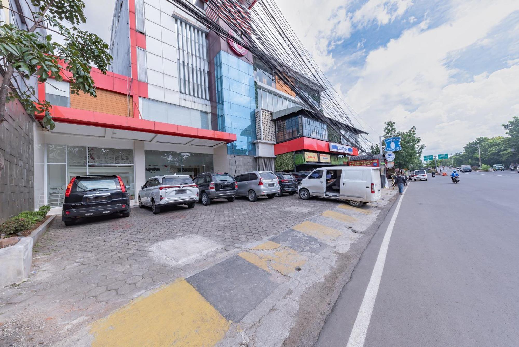 Reddoorz Hostel At Kiara Cozy Kircon Bandung Dış mekan fotoğraf
