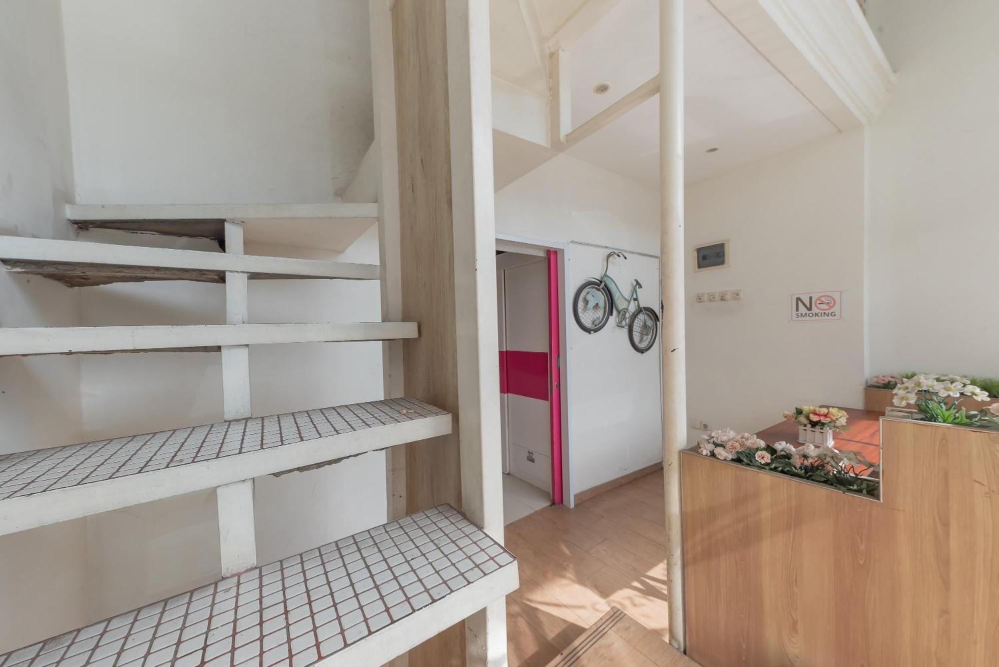 Reddoorz Hostel At Kiara Cozy Kircon Bandung Dış mekan fotoğraf